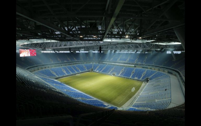 Llamado Arena Zenit, albergará la final de la Copa Confederaciones el próximo año y una de las semifinales del Mundial de 2018. EFE / A. Maltsev