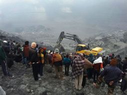 En total son 23 mineros reportados como desaparecidos, socorristas siguen en labor de rescate. EFE / SRT