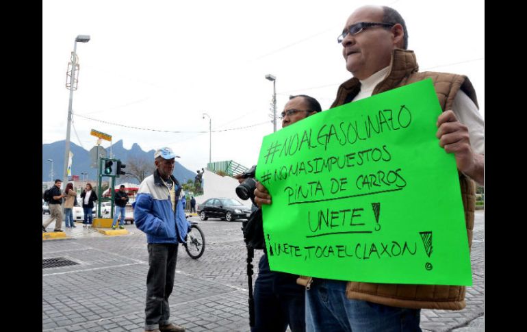 Resaltan que los dos pesos de incremento a salarios mínimos no bastan para el pago de la canasta básica y el transporte. SUN / E. Vasquez