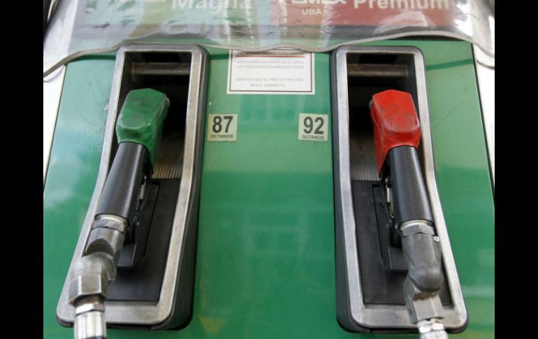 El volumen total registrado en permisos vigentes equivale a más de cuatro y seis veces la demanda real de combustibles del país. EL INFORMADOR / ARCHIVO