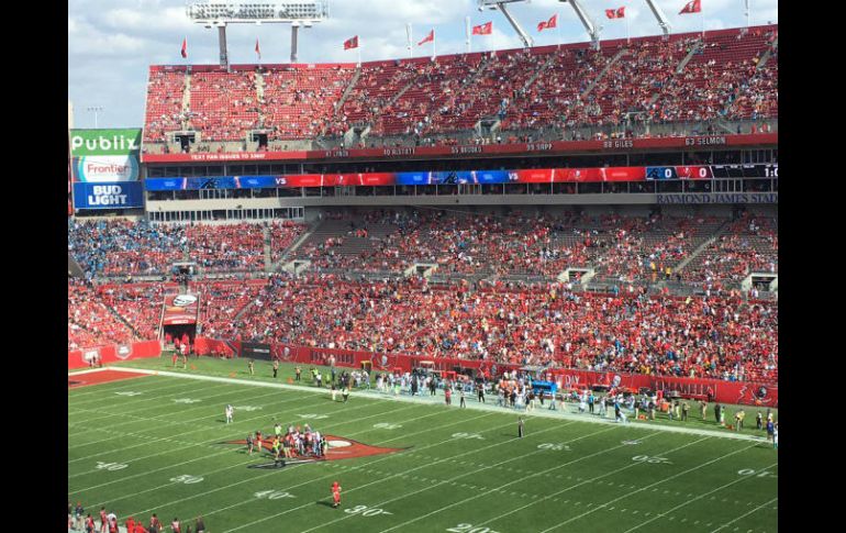 El periodista Scott Fowler compartió esta imagen del juego en el estadio de los Bucaneros de Tampa Bay. TWITTER /  @scott_fowler