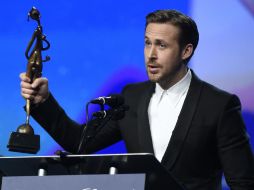 Gosling dio las gracias a Reynolds 'por su maravillosa carrera' al aceptar un premio a la película en el Festival de Cine. AP / C. Pizzello