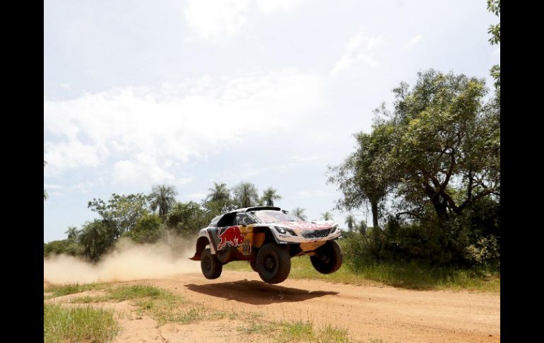 El nueve veces campeón mundial de rally recorrió los 275 kilómetros cronometrados en un tiempo de 2:06:55. EFE / D. Fernández