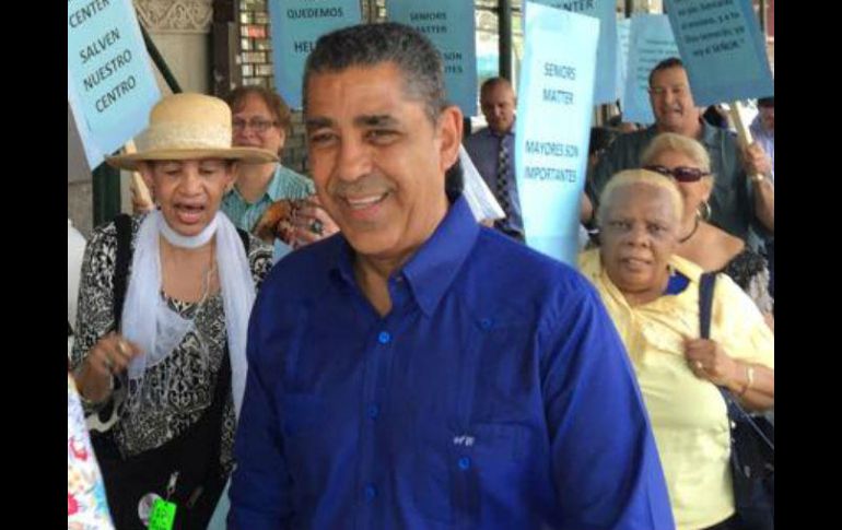 El congresista Adriano Espaillat estuvo como inmigrante ilegal por un periodo de su vida. FACEBOOK / SenAdrianoEspaillat