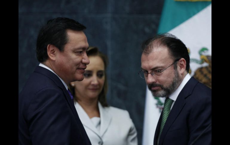 Videgaray agradece a Ruiz Massieu su trabajo al frente de la SRE y le reitera su apoyo y cariño. EFE / J. Núñez