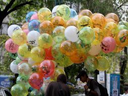 Exhortan a generar una nueva cultura entre la población para evitar que se liberen globos de goma al cielo. NTX / ARCHIVO