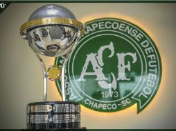 Tras el trágico accidente la Conmebol declaró campeón de la Sudamericana al Chapecoense. TWITTER / @ChapecoenseReal