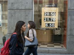 Ayer, el peso mexicano cerró en 21.70 unidades por dólar. SUN / G. Espinosa