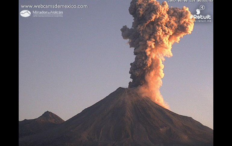 El Volcán El Colima mantiene su actividad. TWITTER / @webcamsdemexico