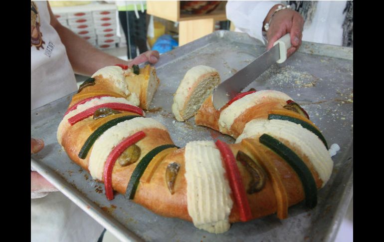 Con la tradicional Rosca de Reyes, los mexicanos cierran la temporada de ingesta excesiva de alimentos. NTX / J. Pazos