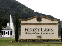 El funeral, que fue sólo para familiares y amigos cercanos, se llevó a cabo en Forest Lawn Memorial Park en Los Ángeles. EFE / P. Buck