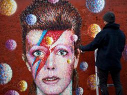 Hoy hace justo un año, al cumplir los 69, Bowie sacó su vigésimo quinto y último álbum de estudio, 'Blackstar'. AFP / ARCHIVO