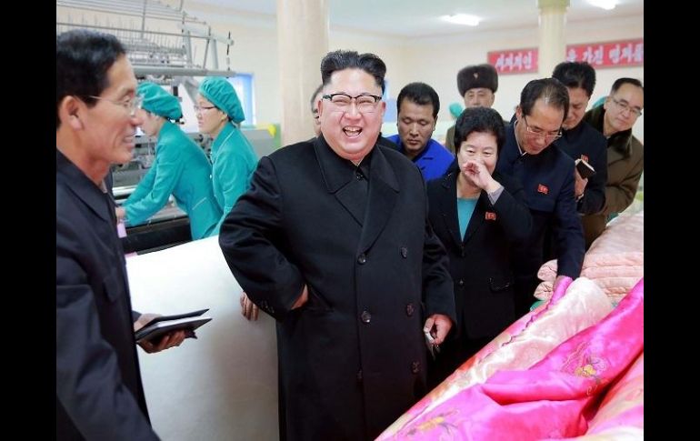 Kim Jong-un dijo en su mensaje de Año Nuevo que los misiles experimentales de alcance intercontinental estaban en su 'fase final'. AFP / KCNA