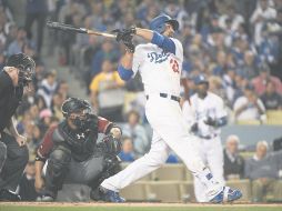 Adrián González encabezará la novena mexicana que participará en el Clásico Mundial de Beisbol en Guadalajara. AP / ARCHIVO