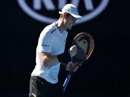 Andy Murray celebra su triunfo en las canchas de Melbourne. AFP / P. Parks