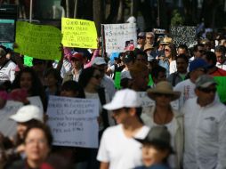 Este domingo, miles de tapatíos volvieron a las calles para manifestar su inconformidad ante el alza del combustible. EL INFORMADOR / R. Tamayo