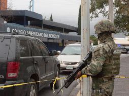 A través de su cuenta de Twitter, el titular de la SEP tacha de ‘‘inaceptable’’ el caso de violencia que ocurrió esta mañana. AFP / J. Aguilar