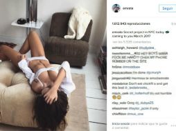 Emily Ratajkowski aparece recostada únicamente pantaletas y sostén blanco. INSTAGRAM / emrata