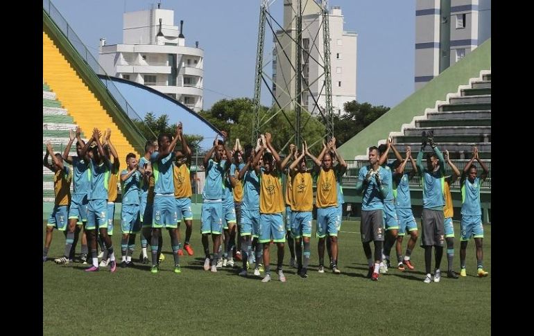 Los jugadores del 'Chape' estarán a las órdenes del técnico Vagner Mancini, de 50 años. AP / A. Penner