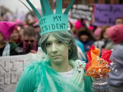 Un funcionario municipal en Washington dice que la asistencia a la marcha es de medio millón, más del doble de lo previsto. EFE / T. Van Auken