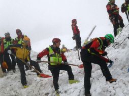 Se ha confirmado la muerte de cinco personas debido a la avalancha que cayó sobre el hotel el miércoles por la noche. EFE / Soccorso Alpino