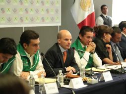 González Anaya, en reunión de trabajo con diputados y senadores del Partido Verde Ecologista de México. TWITTER / @JAGlezAnaya