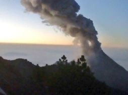 El Volcán está entrando a su ciclo eruptivo final, de acuerdo al comportamiento que ha tenido desde hace muchos años. TWITTER / @PCJalisco