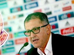 El técnico Juan Carlos Osorio afirma que el número elevado de extranjeros en la Liga MX complica su trabajo. NTX / J. Arciga