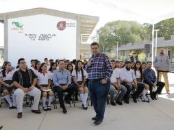 Ayón asistió a la inauguración del nuevo plantel en lugar de Aristóteles. ESPECIAL / Aristóteles Sandoval