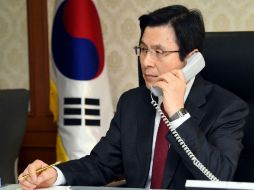 El presidente interino de Corea del Sur, Hwang Kyo-Ahn, habló por teléfono con el presidente de Estados Unidos. AFP / Yonhap