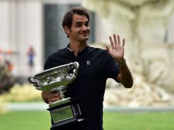 Lejos del circuito en la segunda mitad de 2016 por una lesión en la rodilla, Federer regresa a las pistas en 2017 con energía renovada. AFP / S. Khan