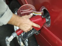 Los establecimientos están obligadas a ofrecer la gasolina Magna a 12.44 por litro, y el litro de Premuim costará 15.35. EL INFORMADOR / ARCHIVO