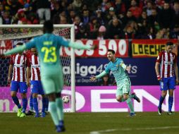 Al minuto 33 Lionel Messi puso el 2-0 para los culés. AP / D. Ochoa