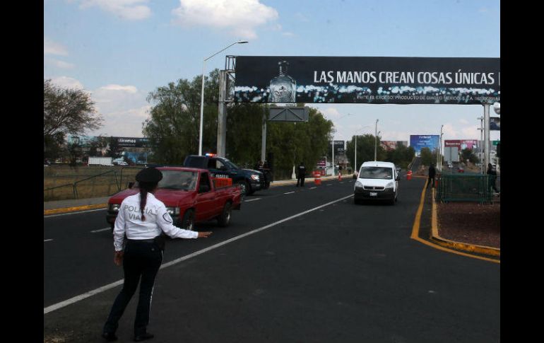 La PF mantiene la vigilancia en el aeropuerto y verifica que quienes ingresan a la terminal aérea tengan pase de abordar. EL INFORMADOR / M. Vargas