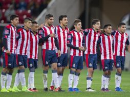 Jugadores de Chivas, antes de iniciar con la tanda de penales. MEXSPORT / C. de Marchena