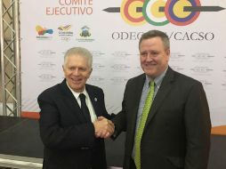 Carlos Padilla (D) y Scott Blackmun durante su encuentro. TWITTER / @COM_Mexico