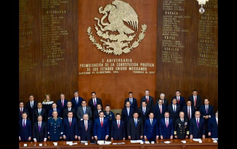 Los gobernadores asistieron a la ceremonia conmemorativa del Centenario de la Promulgación de la Constitución. TWITTER / @gracoramirez