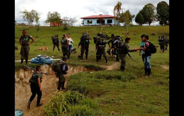 La siguiente fase es el registro de las armas de cada uno de los combatientes y la ubicación de los depósitos de armas de las FARC. EFE / ARCHIVO