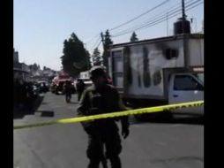 El estallido provocó daños materiales en el domicilio y a dos vehículos que se encontraban en la calle. YOUTUBE / LaNaranjaVerde