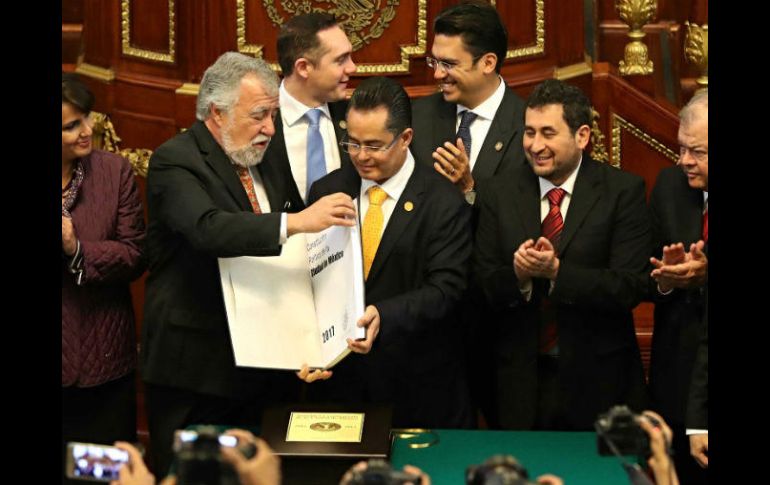 Javier Quijano está en contra la toma de protesta de los legisladores federales en la Asamblea Constituyente de la Ciudad de México. SUN / L. Godínez