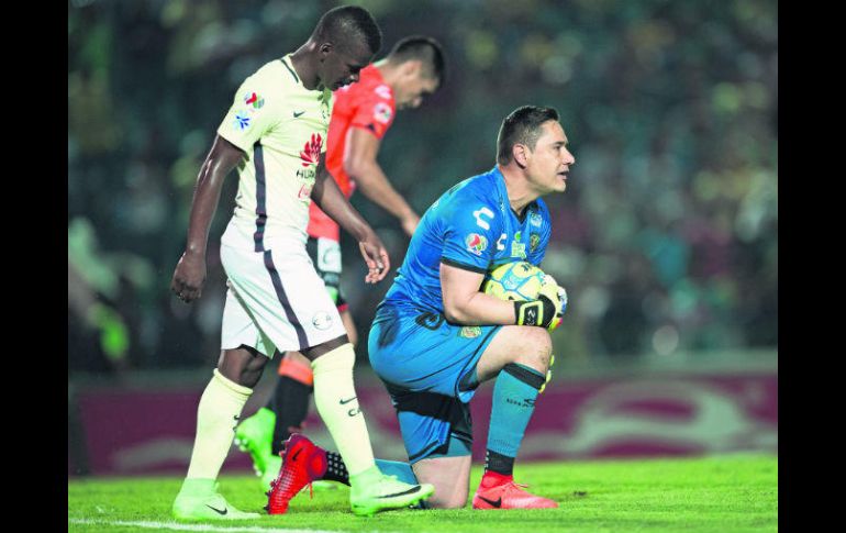 El martes, Moisés Muñoz mantuvo su valla intacta en el enfrentamiento que los Jaguares de Chiapas le ganaron al América. MEXSPORT / R. Ramírez