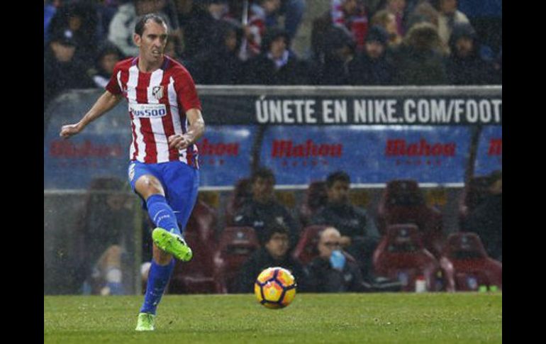 Esta lesión dejará fuera a Diego Godín de la convocatoria para enfrentar al Celta de Vigo en la jornada 22. TWITTER / @Atleti