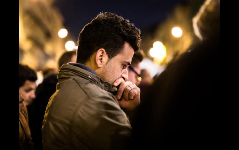 Algunos ciudadanos contactaron a la policía para saber qué estaba pasando. AP / ARCHIVO