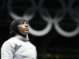 Muhammad hizo historia al convertirse en la primera atleta en utilizar un Hijab en ganar una medalla bronce en Río 2016. TWITTER / @IbtihajMuhammad