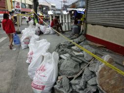 Las réplicas mantienen a los habitantes de la ciudad costera de Surigao, en alerta. EFE / C. Ebrano