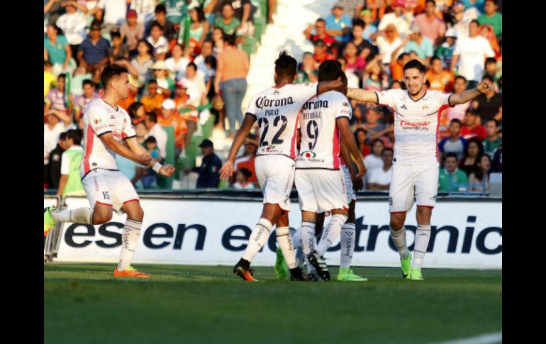 Los morelianos celebran su segundo tanto, obra de Ruidiaz (9). MEXSPORT / N. G. Sánchez