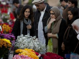 La ciudad pakistaní ordena a los medios no imprimir ni transmitir todo lo que promueva la festividad del Amor y la Amistad. AP / ARCHIVO