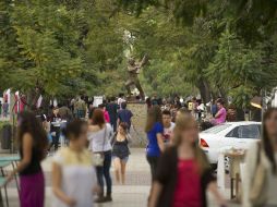 En el futuro la ciudad ya no privilegiará al automóvil y el espacio público será dominado por el peatón y los ciclistas. EL INFORMADOR / ARCHIVO