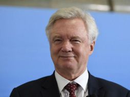 El ministro del 'Brexit', David Davis, se muestra confiado en que se respetara el plazo de dos años para negociaciones. EFE / M. Suslin