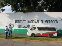 Los isleños han buscado la alternativa de quedarse en suelo mexicano, después de que Migración suspendió los salvoconductos. SUN / M. J. Peters